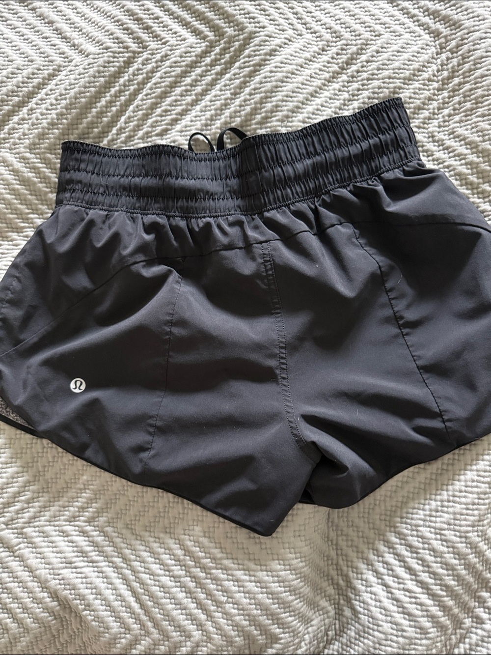 lululemon reversible grey and black size 6 shorts - Picture 3 of 5